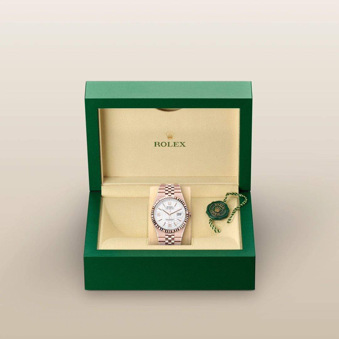 Rolex Land-Dweller 40mm Oyster Everose Gold M127335-0001
