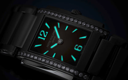 Patek Philippe Twenty~4 Quartz Ladies Watch, Stainless Steel with 36 Diamond (~0.42 ct), 25.1 x 30 mm, Ref# 4910/1200A-010