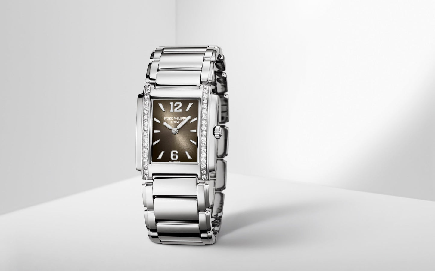 Patek Philippe Twenty~4 Quartz Ladies Watch, Stainless Steel with 36 Diamond (~0.42 ct), 25.1 x 30 mm, Ref# 4910/1200A-010