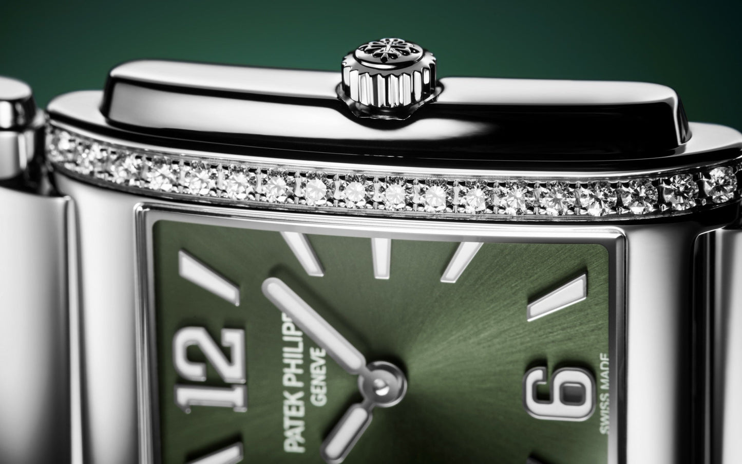 Patek Philippe Twenty~4 Quartz Ladies Watch, Stainless Steel with 36 Diamond (~0.42 ct), 25.1 x 30 mm, Ref# 4910/1200A-011