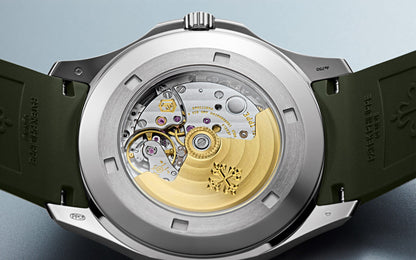 Patek Philippe Aquanaut Jumbo Date, Sweep Seconds, 18k White Gold, 42,2 mm, Ref# 5168G-010