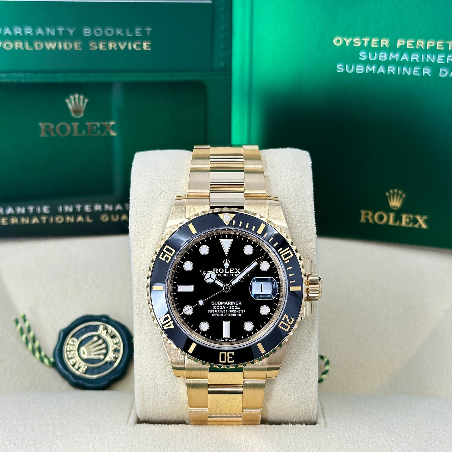 Rolex Submariner Date, 18k Yellow Gold, 41mm, Ref# 126618ln-0002