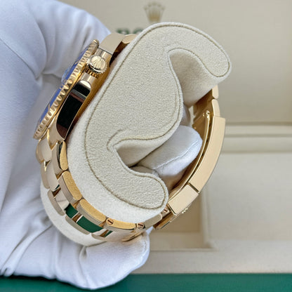 Rolex Submariner Date, 18k Yellow Gold, 41mm, Ref# 126618lb-0002