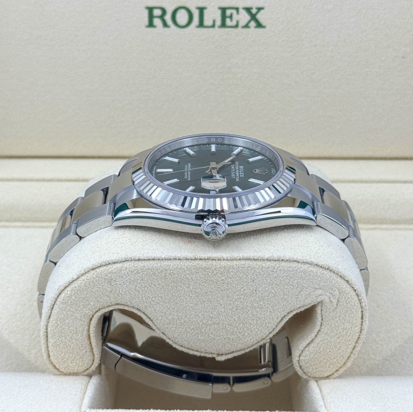Rolex Datejust 41mm, Oystersteel and 18k White Gold, Ref# 126334-0027